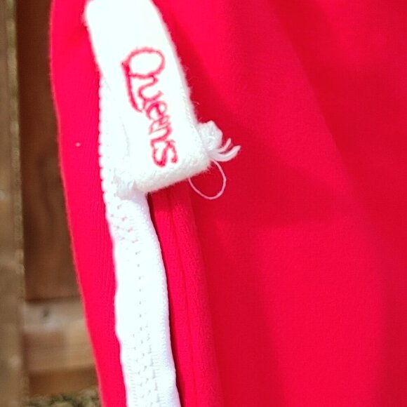 QUEEN'S UNIVERSITY Varsity Collection Adult Onesie Size XS Full Zip Long Sleeve - Picture 5 of 9